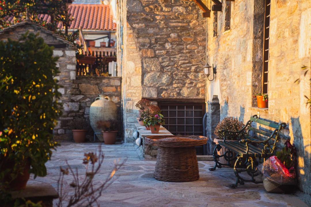 Palio Eleotrivio Guesthouse Agios Lavrentios Екстериор снимка